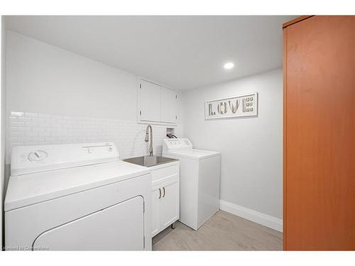 508 Donegal Drive, Burlington, ON - Indoor Photo Showing Laundry Room