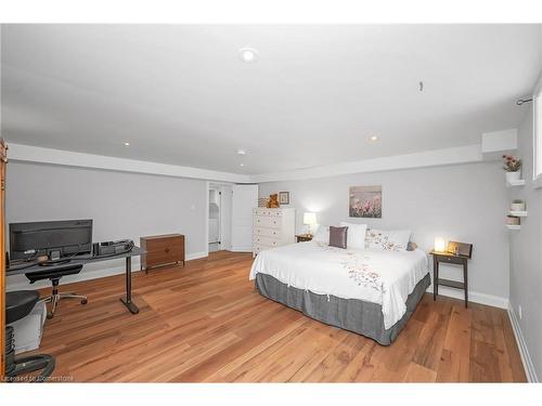 508 Donegal Drive, Burlington, ON - Indoor Photo Showing Bedroom