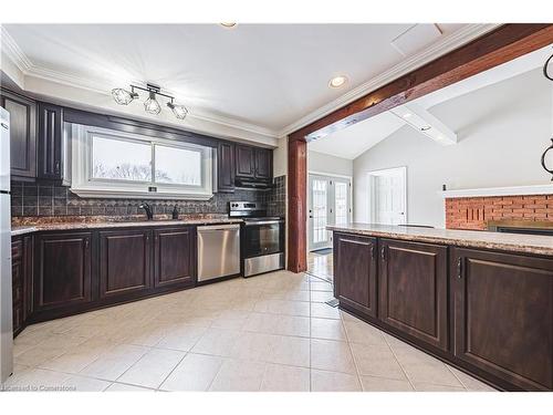 386 West 5Th Street, Hamilton, ON - Indoor Photo Showing Kitchen