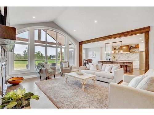 1080 Clyde Road, Cambridge, ON - Indoor Photo Showing Living Room