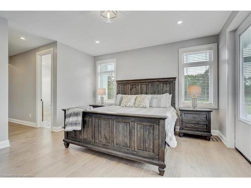 1080 Clyde Road, Cambridge, ON - Indoor Photo Showing Bedroom