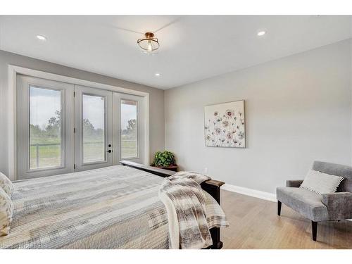 1080 Clyde Road, Cambridge, ON - Indoor Photo Showing Bedroom