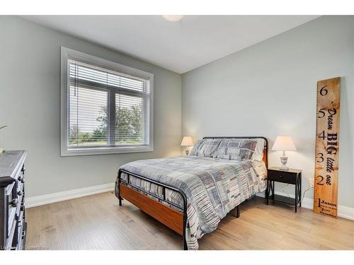 1080 Clyde Road, Cambridge, ON - Indoor Photo Showing Bedroom