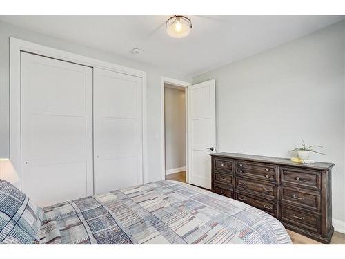 1080 Clyde Road, Cambridge, ON - Indoor Photo Showing Bedroom