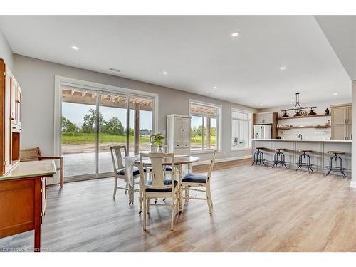 1080 Clyde Road, Cambridge, ON - Indoor Photo Showing Dining Room