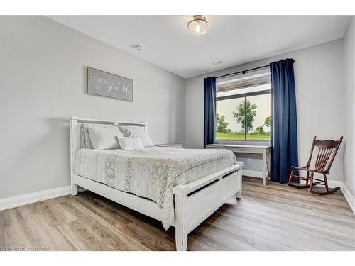 1080 Clyde Road, Cambridge, ON - Indoor Photo Showing Bedroom