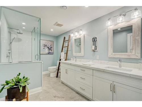 1080 Clyde Road, Cambridge, ON - Indoor Photo Showing Bathroom