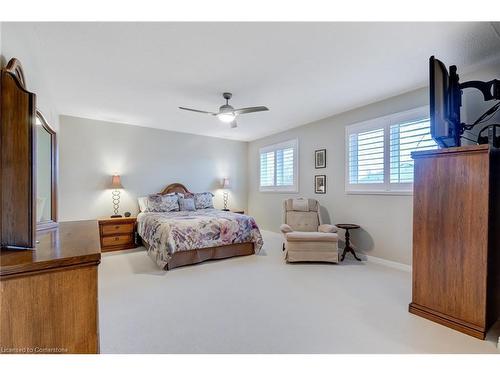 4154 Millcroft Park Drive, Burlington, ON - Indoor Photo Showing Bedroom