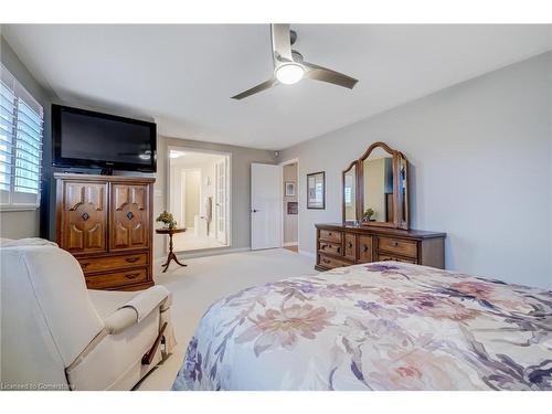 4154 Millcroft Park Drive, Burlington, ON - Indoor Photo Showing Bedroom