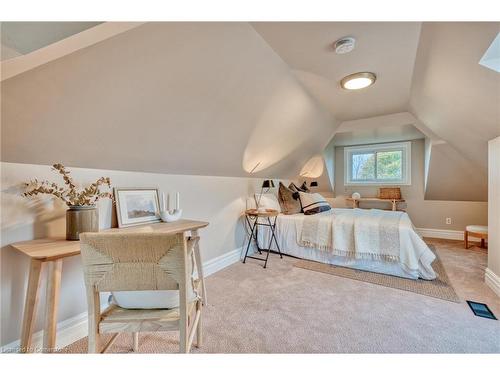 262 Homewood Avenue, Hamilton, ON - Indoor Photo Showing Bedroom