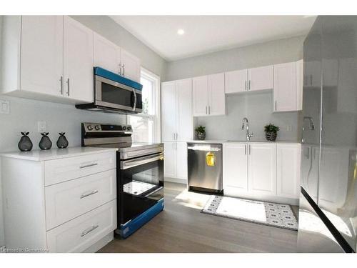 242 Balmoral Avenue N, Hamilton, ON - Indoor Photo Showing Kitchen With Stainless Steel Kitchen