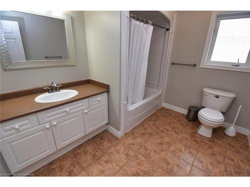 53 Dulgaren Street, Hamilton, ON - Indoor Photo Showing Bathroom