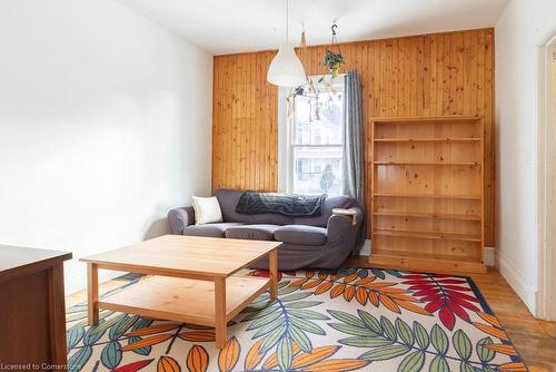 217 Gibson Avenue, Hamilton, ON - Indoor Photo Showing Living Room