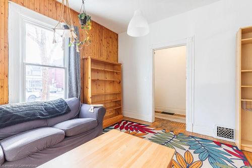 217 Gibson Avenue, Hamilton, ON - Indoor Photo Showing Living Room