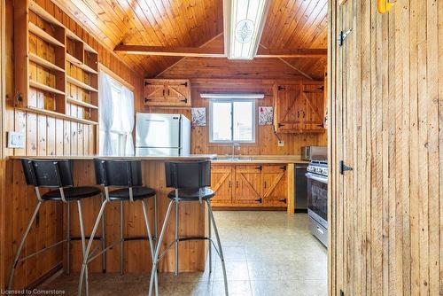 217 Gibson Avenue, Hamilton, ON - Indoor Photo Showing Kitchen