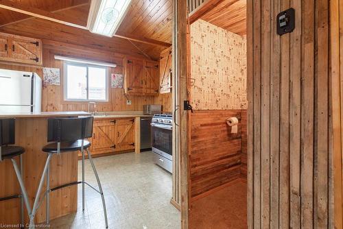 217 Gibson Avenue, Hamilton, ON - Indoor Photo Showing Kitchen