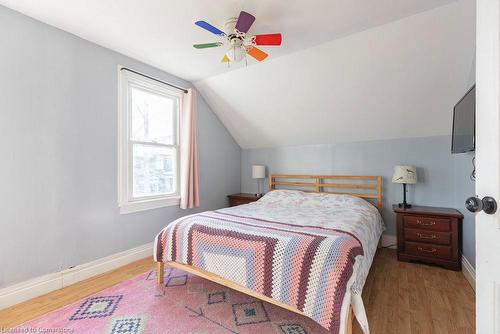 217 Gibson Avenue, Hamilton, ON - Indoor Photo Showing Bedroom