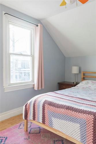 217 Gibson Avenue, Hamilton, ON - Indoor Photo Showing Bedroom