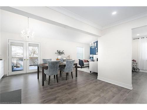 10 Amherst Circle, Hamilton, ON - Indoor Photo Showing Dining Room