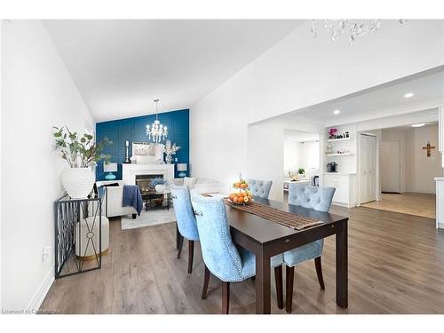 10 Amherst Circle, Hamilton, ON - Indoor Photo Showing Dining Room