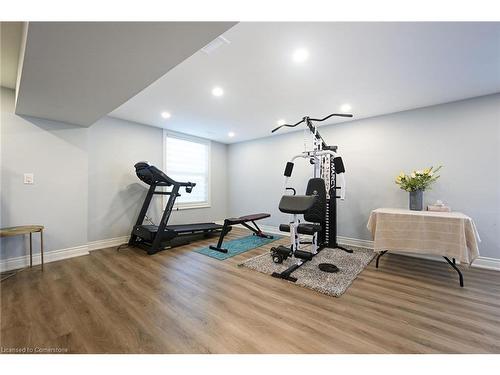 10 Amherst Circle, Hamilton, ON - Indoor Photo Showing Gym Room