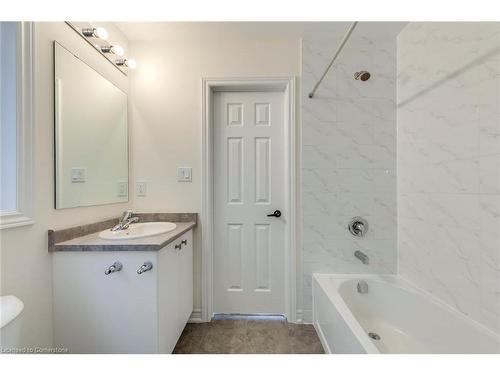 3945 Lodi Road, Burlington, ON - Indoor Photo Showing Bathroom