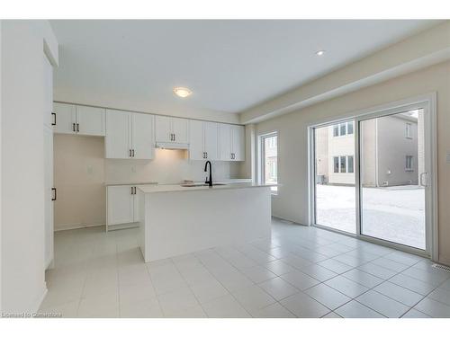 3945 Lodi Road, Burlington, ON - Indoor Photo Showing Kitchen