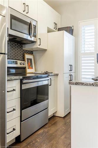 488 Catharine Street N, Hamilton, ON - Indoor Photo Showing Kitchen With Stainless Steel Kitchen