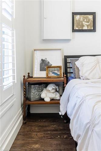 488 Catharine Street N, Hamilton, ON - Indoor Photo Showing Bedroom