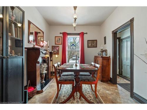 35 Jones Street, Hamilton, ON - Indoor Photo Showing Dining Room