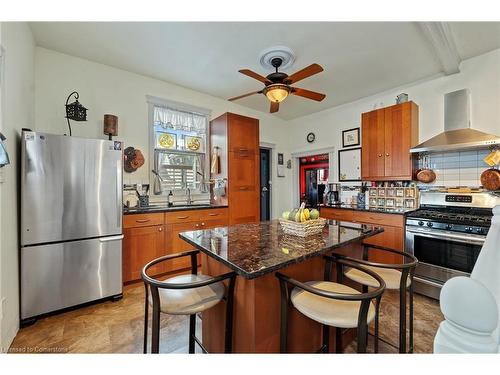 35 Jones Street, Hamilton, ON - Indoor Photo Showing Kitchen