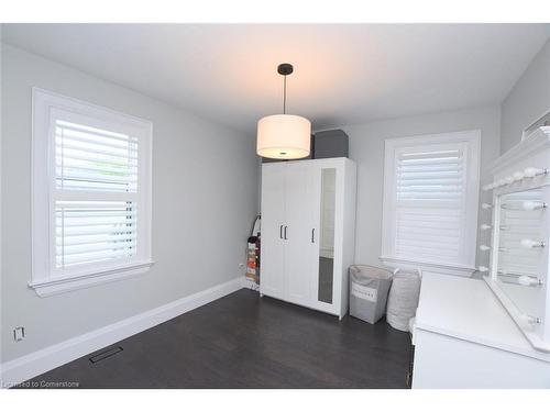 24 East 39Th Street, Hamilton, ON - Indoor Photo Showing Other Room