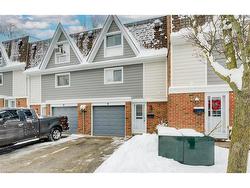 9 Trudy Court  Dundas, ON L9H 5P6