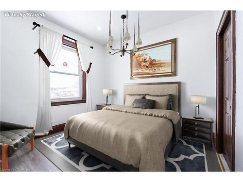 5 Easton Street, Cambridge, ON - Indoor Photo Showing Bedroom