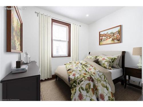 5 Easton Street, Cambridge, ON - Indoor Photo Showing Bedroom