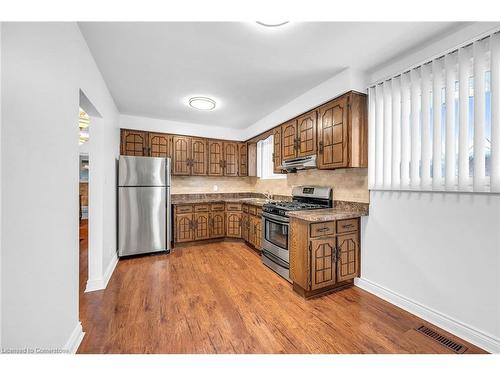 144 Deschene Avenue, Hamilton, ON - Indoor Photo Showing Kitchen