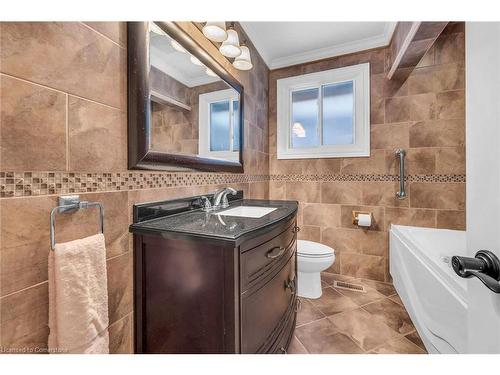 144 Deschene Avenue, Hamilton, ON - Indoor Photo Showing Bathroom