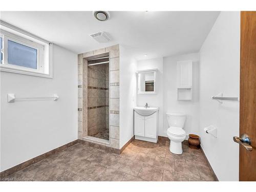 144 Deschene Avenue, Hamilton, ON - Indoor Photo Showing Bathroom