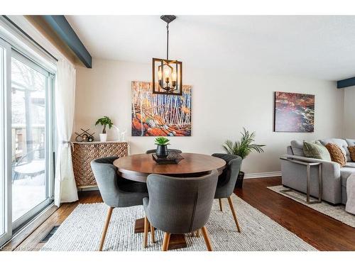 5286 Woodhaven Drive, Burlington, ON - Indoor Photo Showing Dining Room