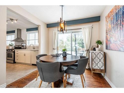 5286 Woodhaven Drive, Burlington, ON - Indoor Photo Showing Dining Room