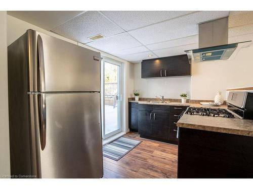 5286 Woodhaven Drive, Burlington, ON - Indoor Photo Showing Kitchen