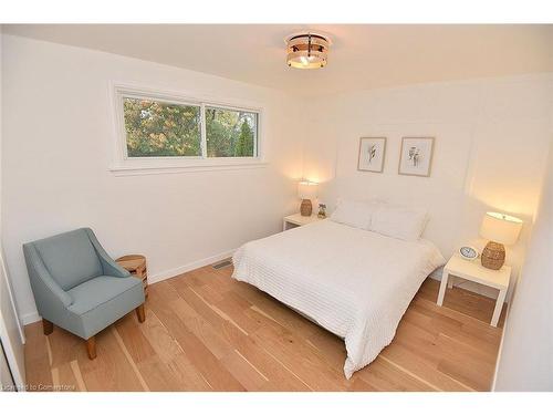 145 Winchester Boulevard, Hamilton, ON - Indoor Photo Showing Bedroom