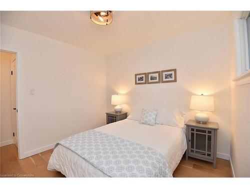 145 Winchester Boulevard, Hamilton, ON - Indoor Photo Showing Bedroom