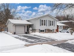 5194 Broughton Crescent  Burlington, ON L7L 3B9