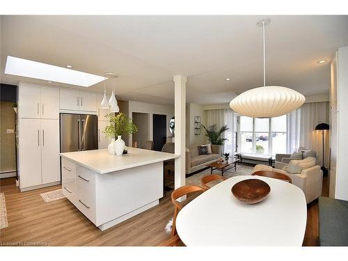 672 Montego Crescent, Burlington, ON - Indoor Photo Showing Dining Room