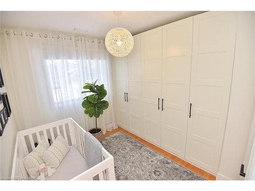 672 Montego Crescent, Burlington, ON - Indoor Photo Showing Other Room