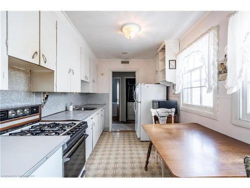 450 Upper Sherman Avenue, Hamilton, ON - Indoor Photo Showing Kitchen