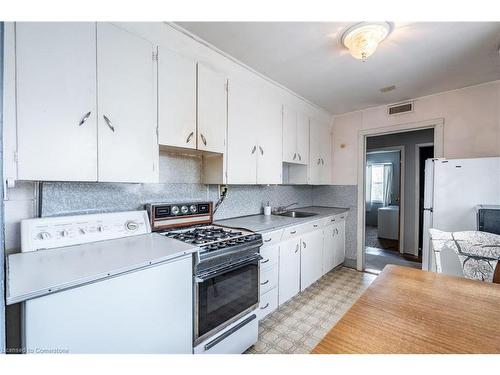 450 Upper Sherman Avenue, Hamilton, ON - Indoor Photo Showing Kitchen