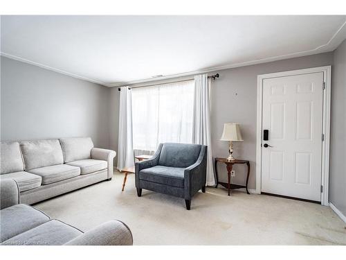 450 Upper Sherman Avenue, Hamilton, ON - Indoor Photo Showing Living Room