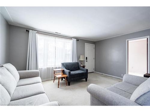 450 Upper Sherman Avenue, Hamilton, ON - Indoor Photo Showing Living Room